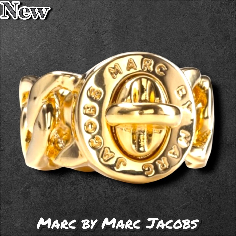 🔴New Marc by Marc Jacobs Gold Chain Link Turnlock “Chunky Katie” Ring Size 5/6 - Picture 2 of 8